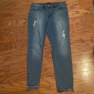 CRED NY Women’s Junior’s Mid Wash Jeans with Small Distressed 9